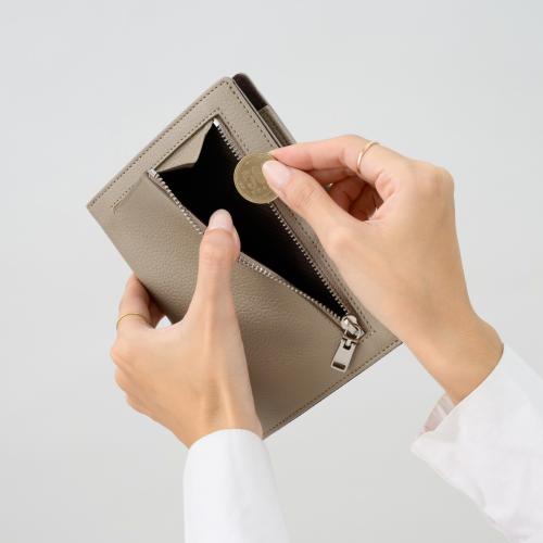 ＜ミラグロ＞シュリンクレザー・トラベルウォレット