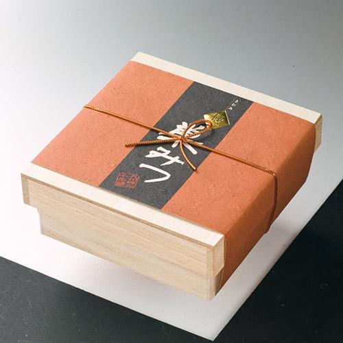 ”ハチの巣ごと食べられる”巣蜜極み