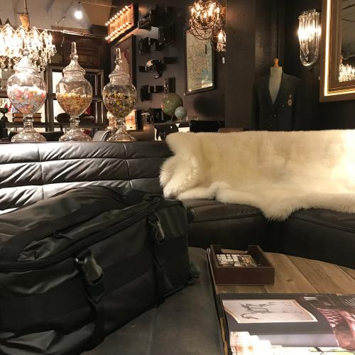 ＜HIDEO WAKAMATSU＞ベール PVC 4輪ソフトキャリー