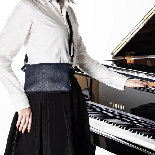 ＜ANA FINDS＞Professional サコッシュにもなるレザーポーチ