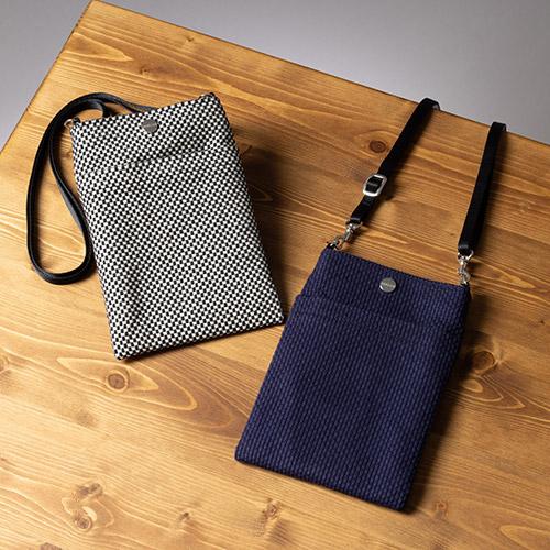 ＜ANA FINDS＞sasicco スマホショルダー