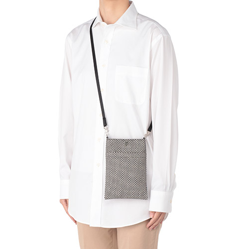 ＜ANA FINDS＞sasicco スマホショルダー