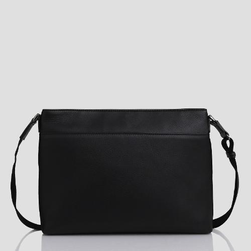 ＜オファーマン＞ザフィーラ　レザーショルダーバッグ　76549