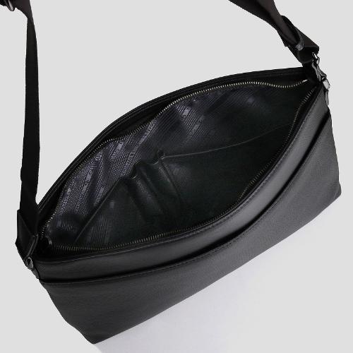 ＜オファーマン＞ザフィーラ　レザーショルダーバッグ　76549