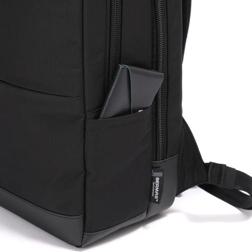 ＜BERMAS＞BAUERⅣ　2層リュックM　No.60670