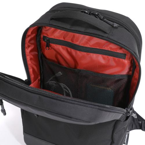 ＜BERMAS＞BAUERⅣ　2層リュックM　No.60670