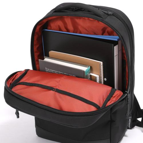 ＜BERMAS＞BAUERⅣ　2層リュックM　No.60670