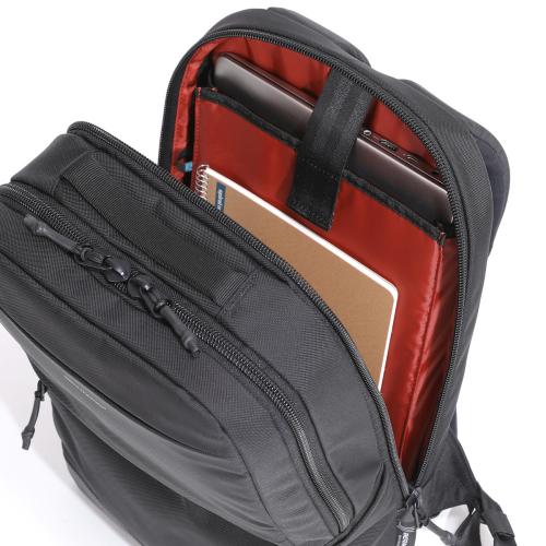 ＜BERMAS＞BAUERⅣ　2層リュックM　No.60670