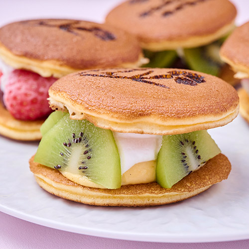 【母の日】＜永久堂＞フルーツ生どら4個 母の日掛け紙付【受注締め切り日：2026/4/30】