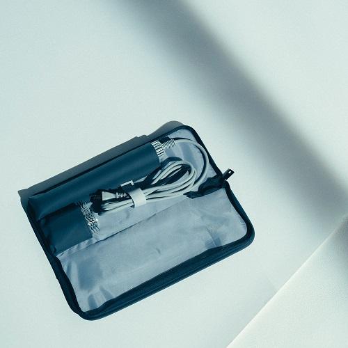 ＜カドー＞スティック型ヘアドライヤー baton