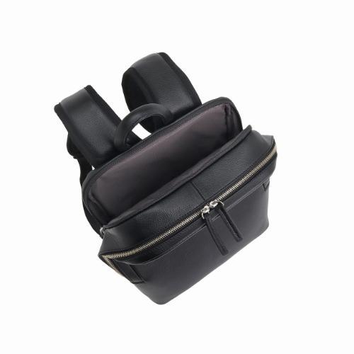 ＜ultima TOKYO＞イヴァーノ　B4/14.0インチPC収納可能　2気室レザーリュック　11961