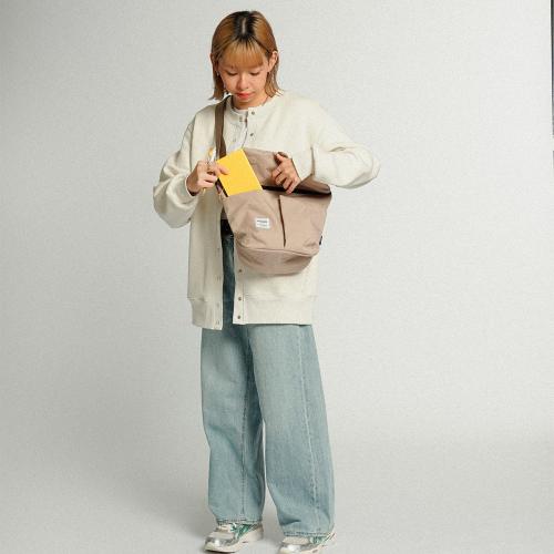 ＜hellolulu＞ハロルル　カセン　オールデイショルダーバッグ