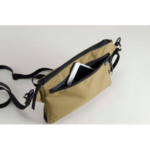 ＜アステリスク＞サコッシュ