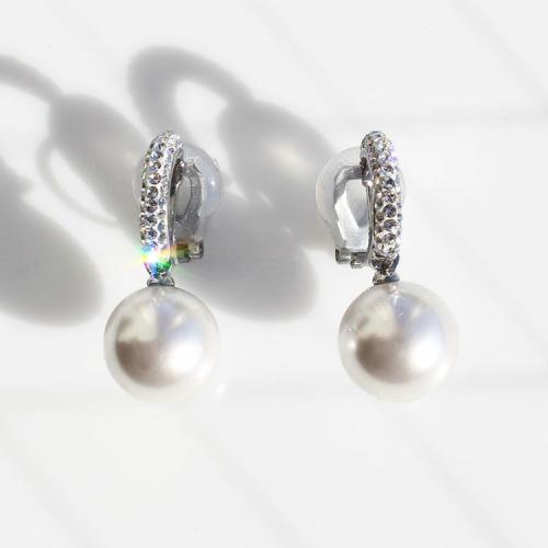 ＜アビステ＞ムービングパールイヤリング