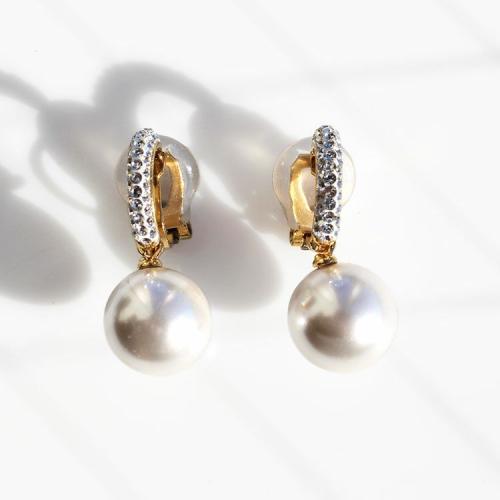 ＜アビステ＞ムービングパールイヤリング