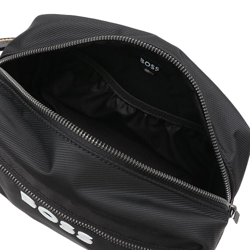 ＜BOSS＞ロゴトラベルポーチ　コントラストロゴ