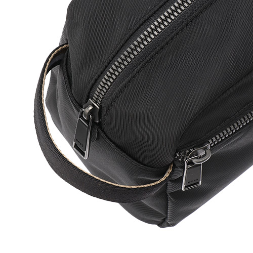 ＜BOSS＞ロゴトラベルポーチ　コントラストロゴ