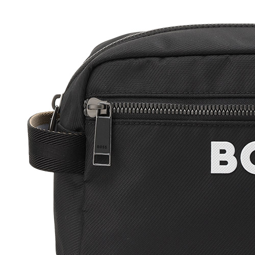 ＜BOSS＞ロゴトラベルポーチ　コントラストロゴ