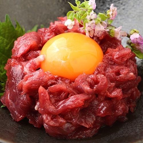 "【菅乃屋】＜国産＞赤身ブロック800g＆ユッケ1