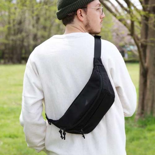 ＜EVOON＞マルチボディバッグ　（エボーン）