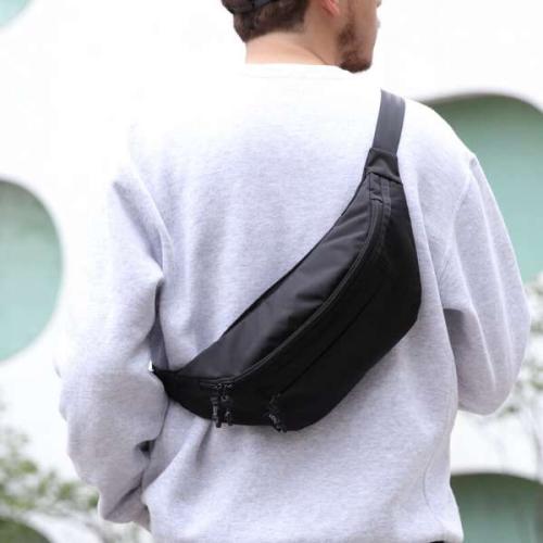 ＜EVOON＞マルチボディバッグ　（エボーン）