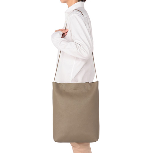 ＜SLOW＞shrink-utility tote bag M