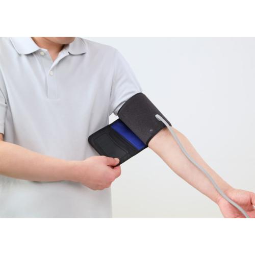 ＜オムロン＞上腕式血圧計 HCR-7728T