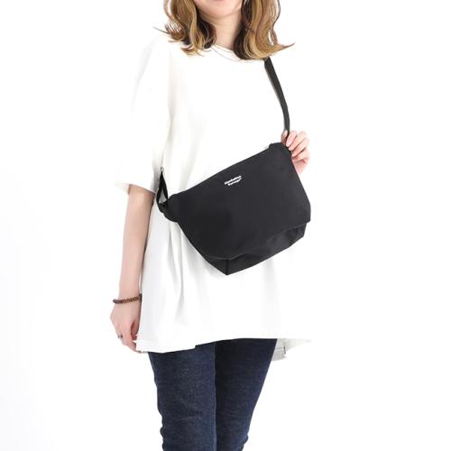 ＜Manhattan Portage＞Cobble Hill Nylon Messenger Bag No Flap (XS) MP1603NF
