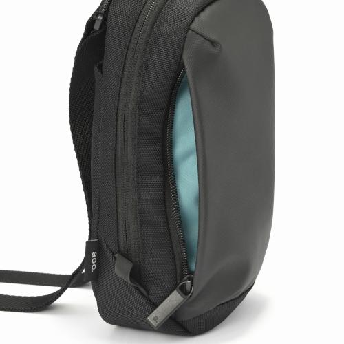 ＜ace.＞ラグレンティスクロス　縦型ショルダーバッグ　68791