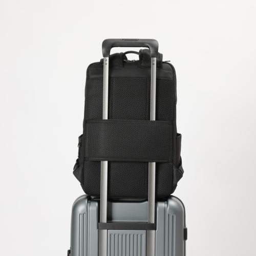 ＜BERMAS＞CITYSCAPE　デイパックM　No.60690