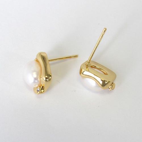 ＜アビステ＞淡水パール×スクエアメタルフレームデザインピアス