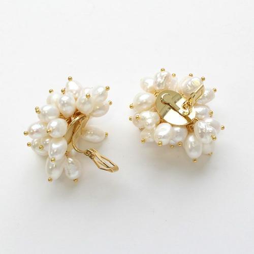 ＜アビステ＞淡水パールボリュームイヤリング