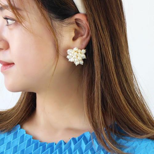 ＜アビステ＞淡水パールボリュームイヤリング