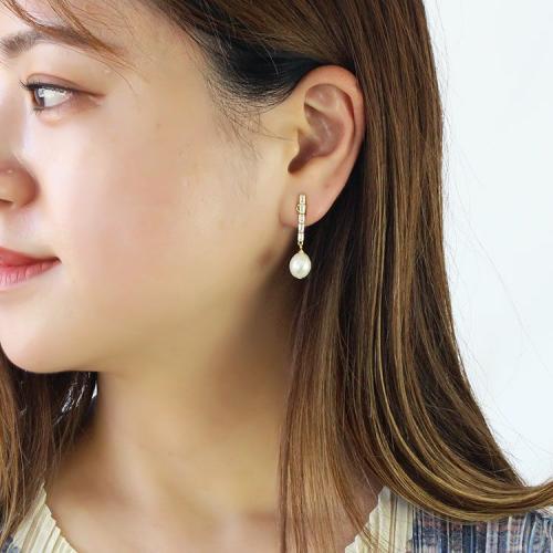 ＜アビステ＞SV925淡水パール×キュービックジルコニアIラインデザインイヤリング