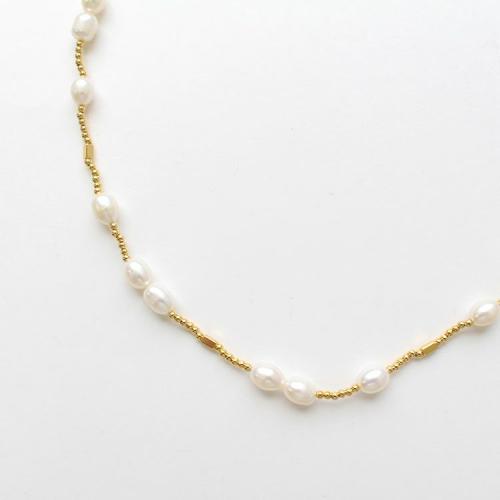 ＜アビステ＞淡水パール×メタルビーズショートネックレス