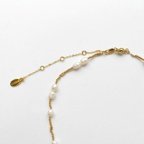 ＜アビステ＞淡水パール×メタルビーズショートネックレス