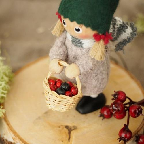 ＜Nordika Nisse＞ノルディカニッセ ベリー摘みの女の子 Nordic Forest
