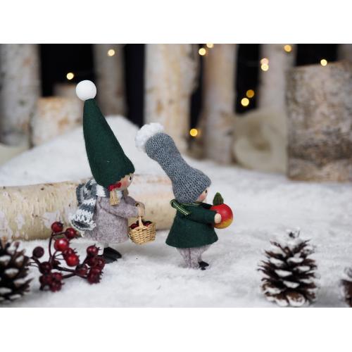 ＜Nordika Nisse＞ノルディカニッセ リンゴを持った男の子 Nordic Forest