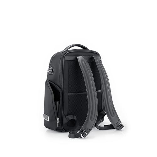 ＜TUMI＞ARRIVE'  「バーカー」ラージ・バックバック / ブラック