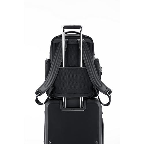 ＜TUMI＞ARRIVE'  「バーカー」ラージ・バックバック / ブラック