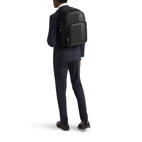 ＜TUMI＞ARRIVE'  「バーカー」ラージ・バックバック / ブラック