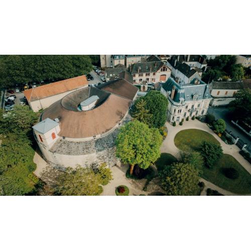 ＜ドメーヌ・シャンソン＞ル バスティオン ボ－ヌ プルミエクリュ ル－ジュ【2022】(赤ワイン)