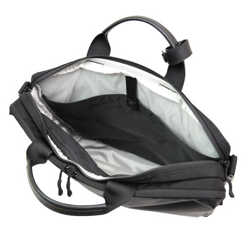 ＜MANHATTAN PASSAGE＞スリムブリーフケースEst3＃5611