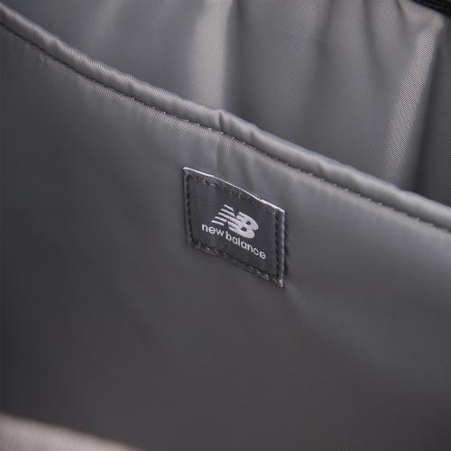 ＜newbalance＞2層式BOXリュック AC49470
