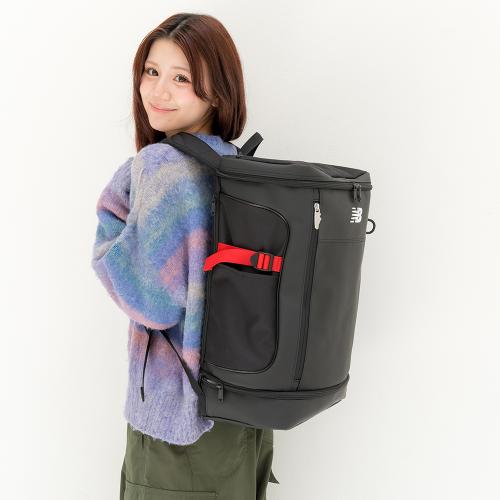 ＜newbalance＞2層式BOXリュック AC49470