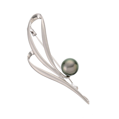 ＜ミワ＞クロチョウパールブローチ