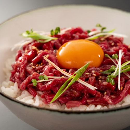 ＜北海道＞黒毛和牛生ハムユッケ丼セット