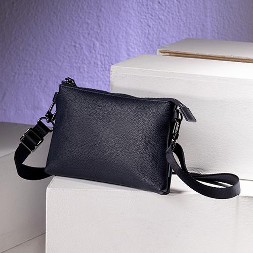 ＜ANA FINDS＞Professional サコッシュにもなるレザーポーチ