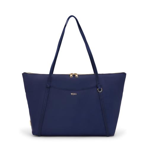 ＜TUMI＞VOYAGEUR 「キュー」TOTE  インディゴ/ライトゴールド