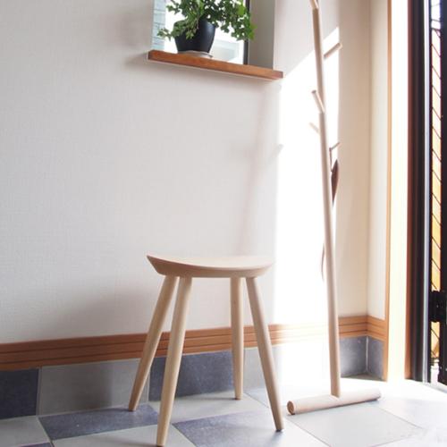 ＜cosineコサイン＞エントランススツール メープル